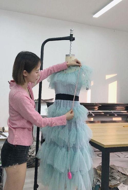 重庆网红自助女装店,潮流新地标，时尚自由购